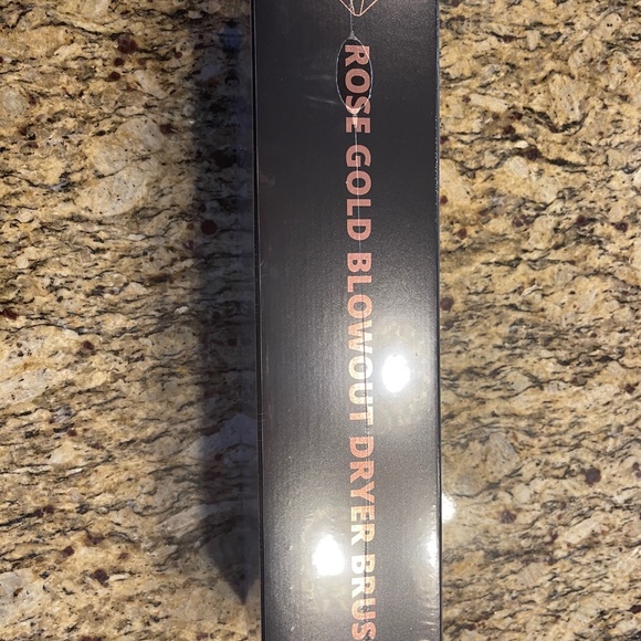 FoxyBae Rose Gold Blow dry brush - Picture 2 of 2
